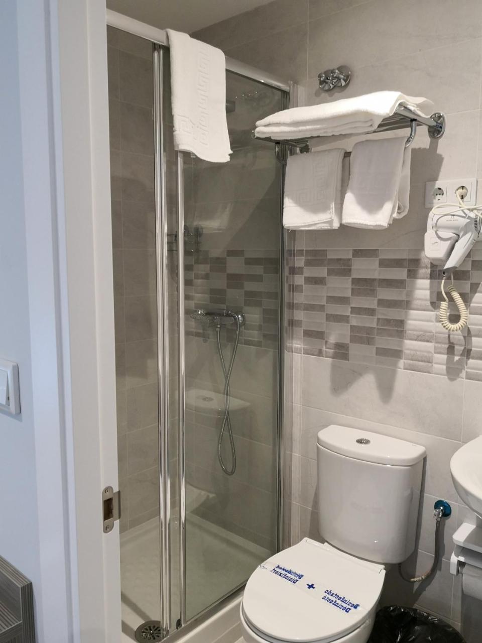 Guest house Golden Alcala 3*